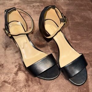 Michael Kors Elegant Black and Gold Heels